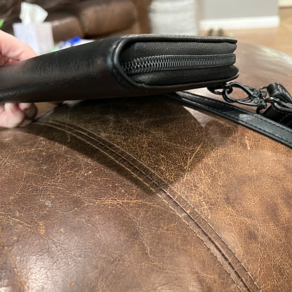 BEIS The Travel Wallet in Black - Picture 3 of 9